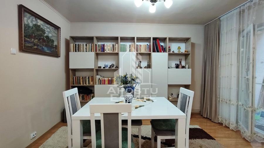 Apartament 4 camere, centrala proprie, zona Miorita