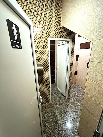 VANZARE CLADIRE CU RESTAURANT UTILAT COMPLET PLUS SPATIU COMERCIAL