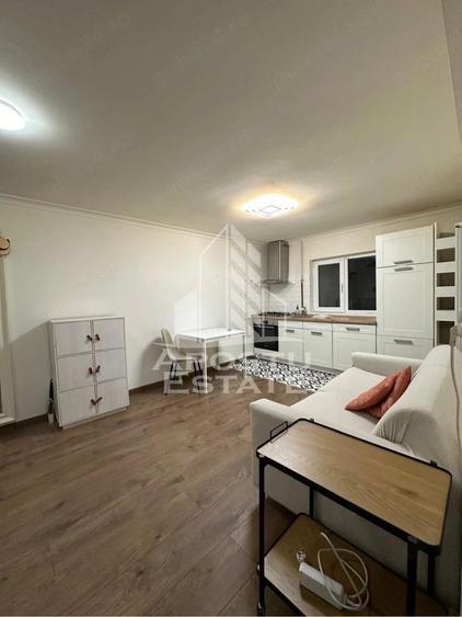 Apartament modern de închiriat