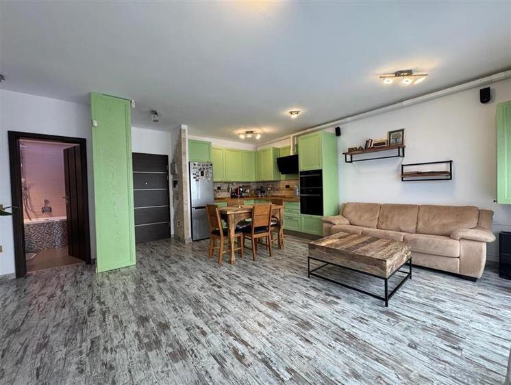 Apartament cu 3 camere,mobilat si utilat ,situat in cartierul Intre Lacuri!