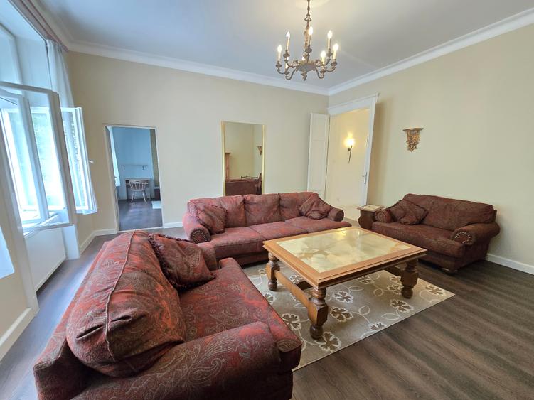 Apartament renovat in cladire istorica