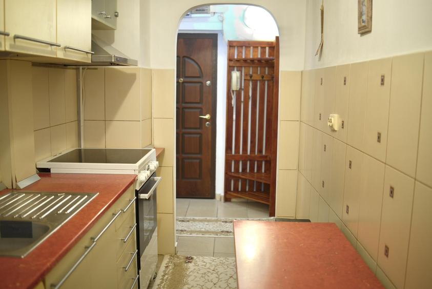 Apartament 2 camere DECOMANDAT Podu Ros-Dedeman, etaj intermediar