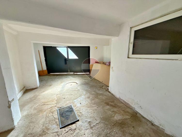 Casă cu 5 camere și garaj, de închiriat în zona Boul Roșu, Arad