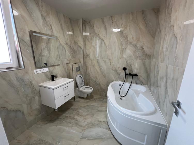Casă nouă de închiriat – 5 camere, tip înșiruit, zona Cristian