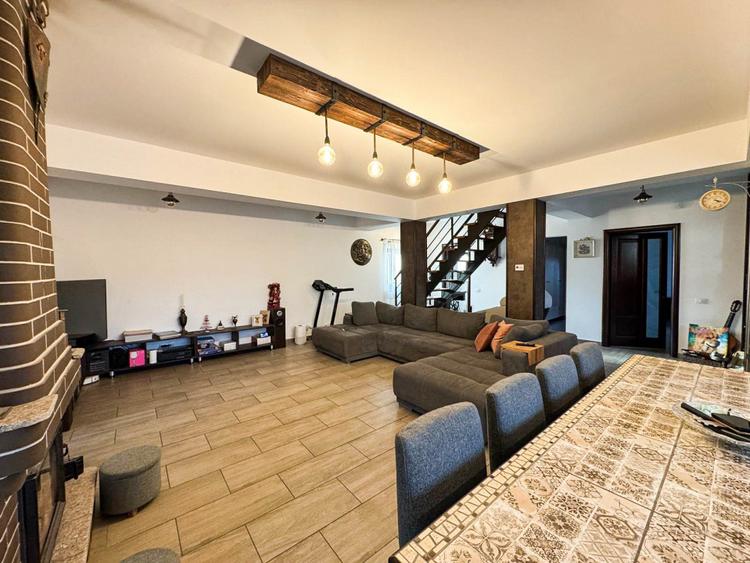 Casa Individuala Tunari Refugiu Rustic Terasa Inchisa Curte Garaj