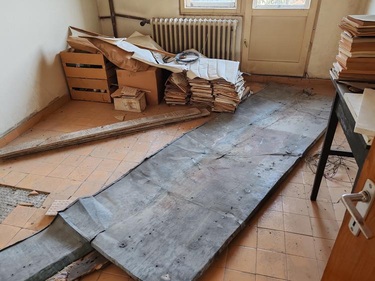 Apartament 5 camere pozitie deosebita zona Colinei