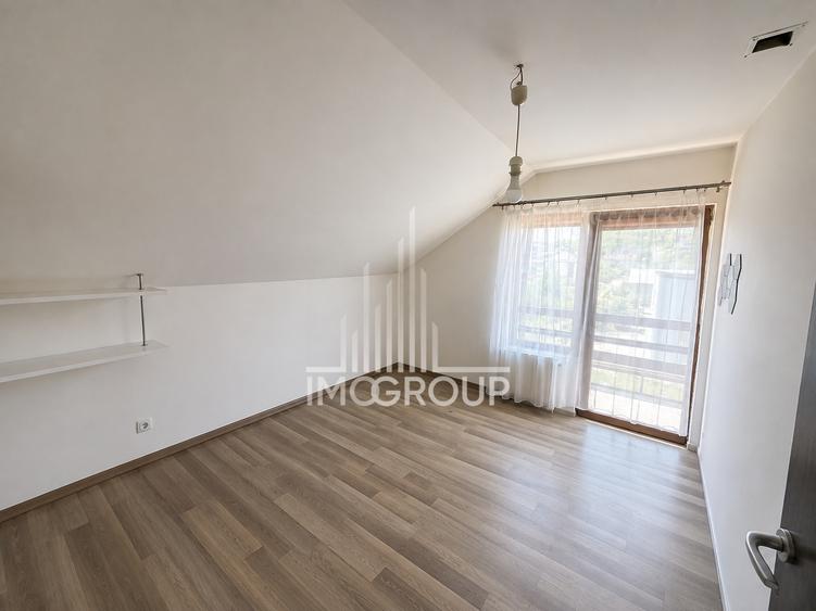 Casa individuala, 691 mp teren, zona retrasa, la intrare in Dezmir