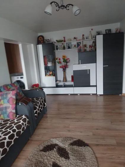 Apartament cu 2 camere zona Unirii Sud conf 1 etaj 3 din 10 mobilat Pret: 75.000