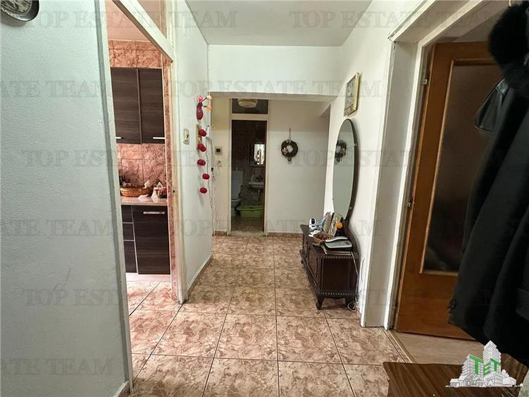 Apartament 3 camere de vanzare langa metrou zona Aviatiei Bucuresti
