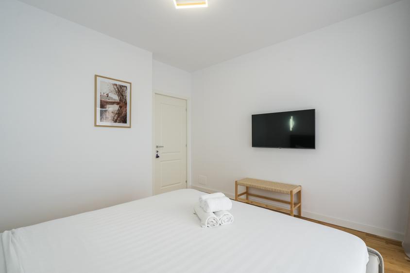 Apartament la prima inchiriere + parcare + garaj