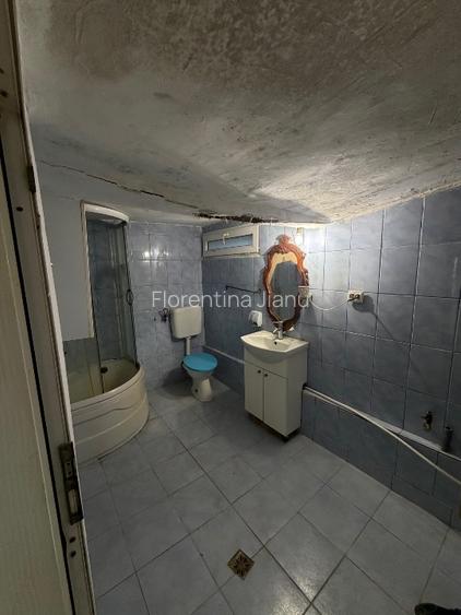 Casă bătrânească de vânzare  - 6