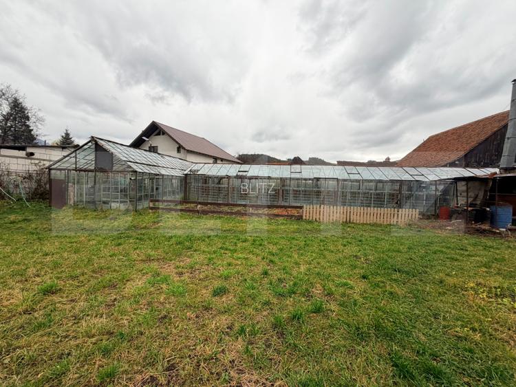 Casă de vânzare – proprietate generoasă 2.285 m2 teren, 230.000 euro - 11