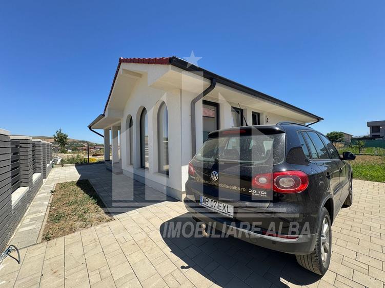 Casa individuala | 85 mp | 355 mp teren | Toate utilitatile | Orizont