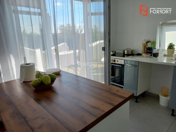 Casa individuala cu 5 camere, garaj si teren de 772 mp - zona Ghiroda