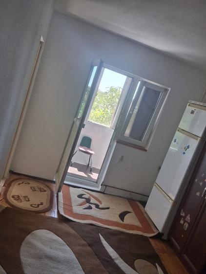 Proprietar închiriez garsoniera