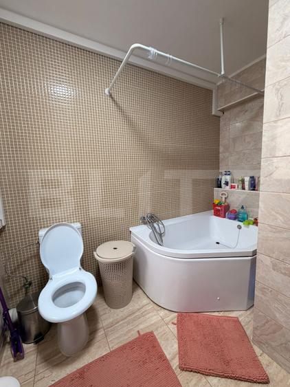 Apartament 2 camere, Valea Adâncă – parter înalt, 2 balcoane, parcare + boxă