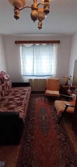 Apartament 3 camere, decomandat, etaj intermediar. Zona Stefan cel Mare, Sacele