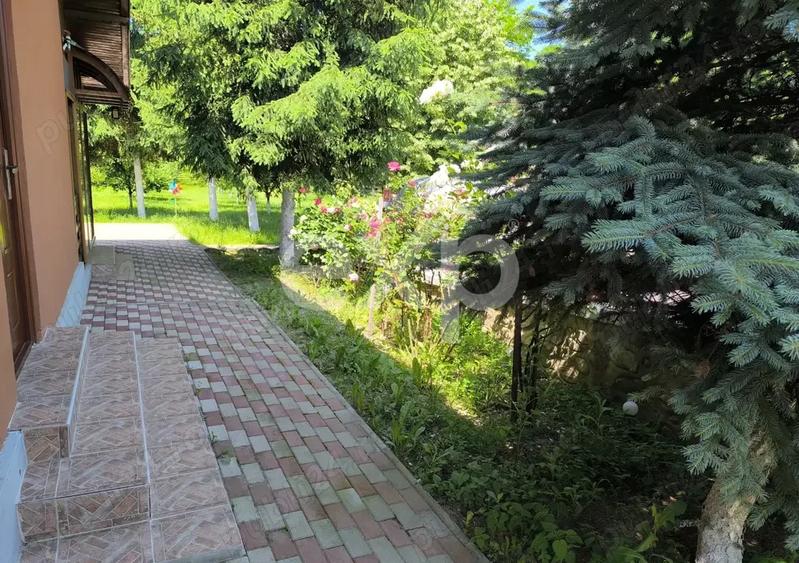Casă deosebită 5 camere, 2100 mp teren, livadă – Mălureni, Argeș