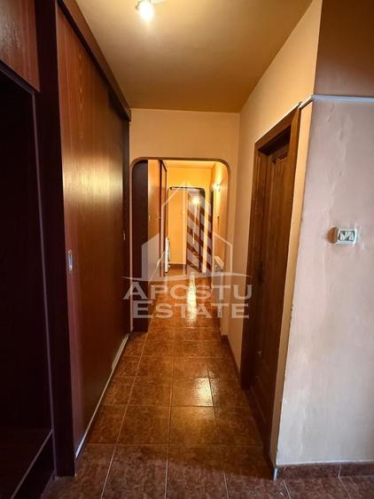 Apartament 3 camere,centrală proprie în zona Soarelui.
