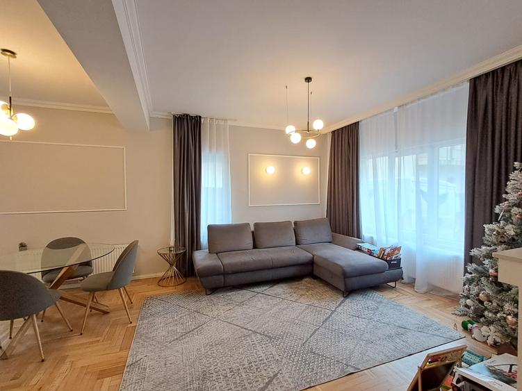 Duplex situat in Floresti zona Terra