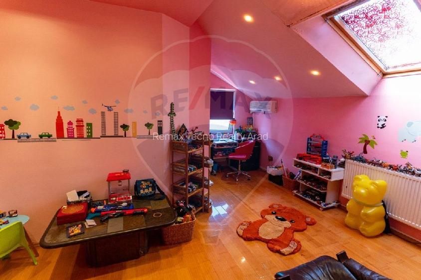 Hotel / Pensiune de închiriat sau vanzare în zona Central,Hunedoara - 26