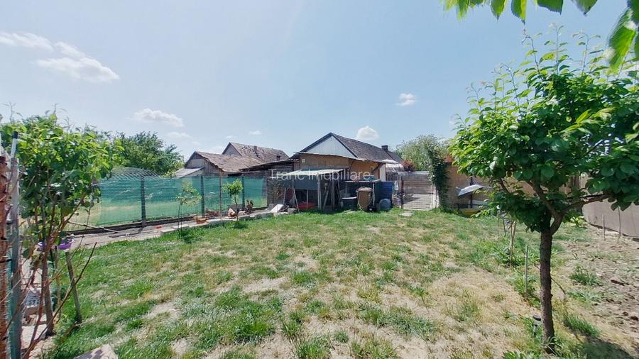 Casă renovată la cheie cu 2 camere în Pecica - 13