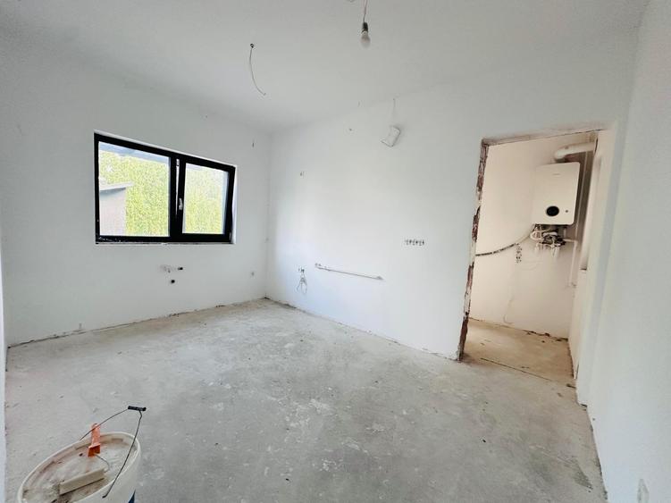Duplex despartit prin camera tehnica- 4 camere si 3 bai - Urseni