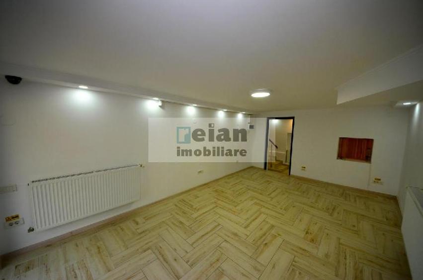 Universitate - Str Romulus Spatiu Stradal, 50 Mp, Parter, Centrala
