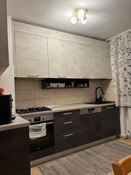 Apartament 4 camere, zona Centrul Civic