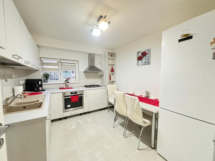 Inchiriez apartament lux Aradului