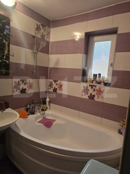 Apartament de vanzare, cu 3 camere, 81.,6 mp, zona Closca