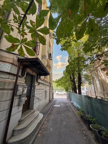 Apartament renovat lângă ASE, bloc boutique, centrala proprie