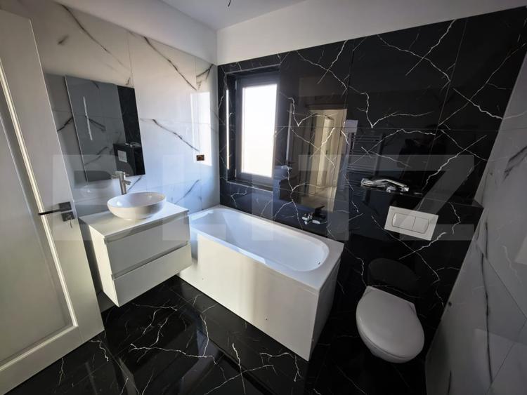 Casa la rosu 4 camere, 106 mp, zona Miroslava