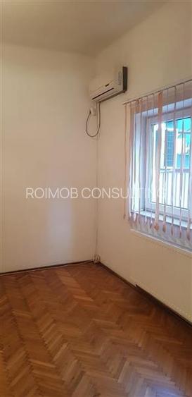 Piata Muncii stradal parter de vila 3 camere 60mp, pretabil birou