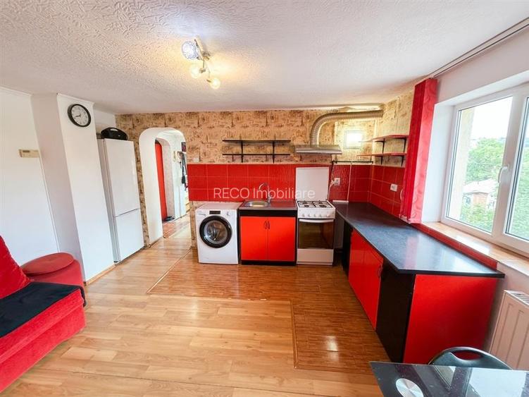 Casa de vanzare - Str. Alunei, Oradea - 5