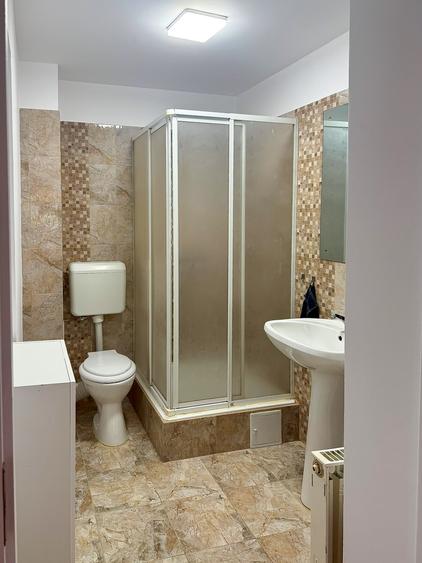 4 camere et 1 pt birouri in cladire interbelica zona C Calarasilor-Hala Traian