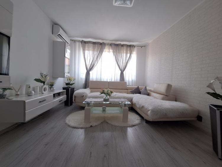 Apartament cu 3 camere-complet renovat-mobilat si utilat- Judetean
