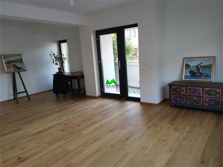 Casa individuala de vanzare 7 camere Sibiu Selimbar