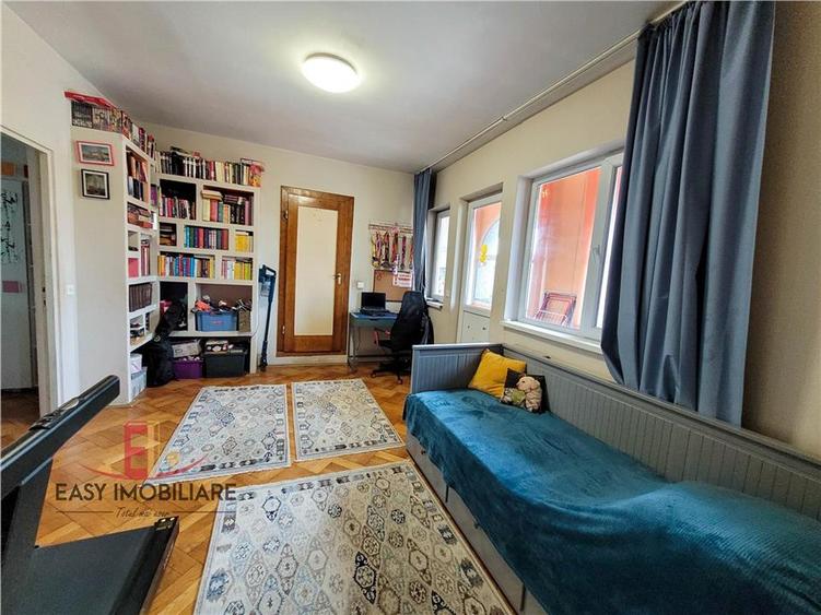 Apartament 4 camere , Piata Matei Corvin , 95mp , Semi-Central
