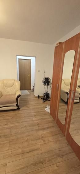 2 camere Frații Golesti zona Gară