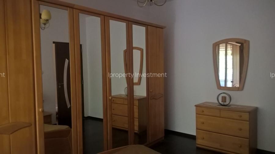 Închiriere Apartament 3 camere tip penthouse în zona metrou 1 Mai - 9