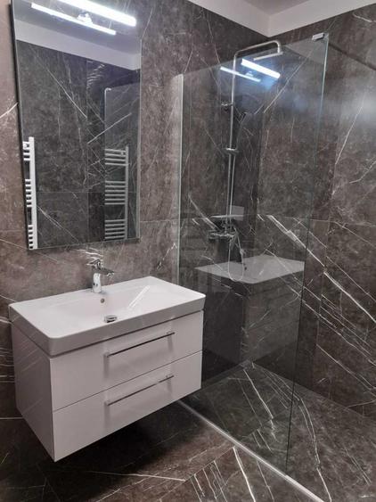 Apartament de 2 camere, semidecomandat, zona Porii