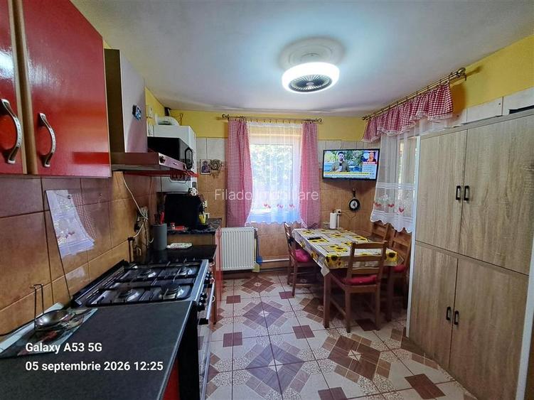 Casa individuala S+P+1+Garaj in Tunari - 9