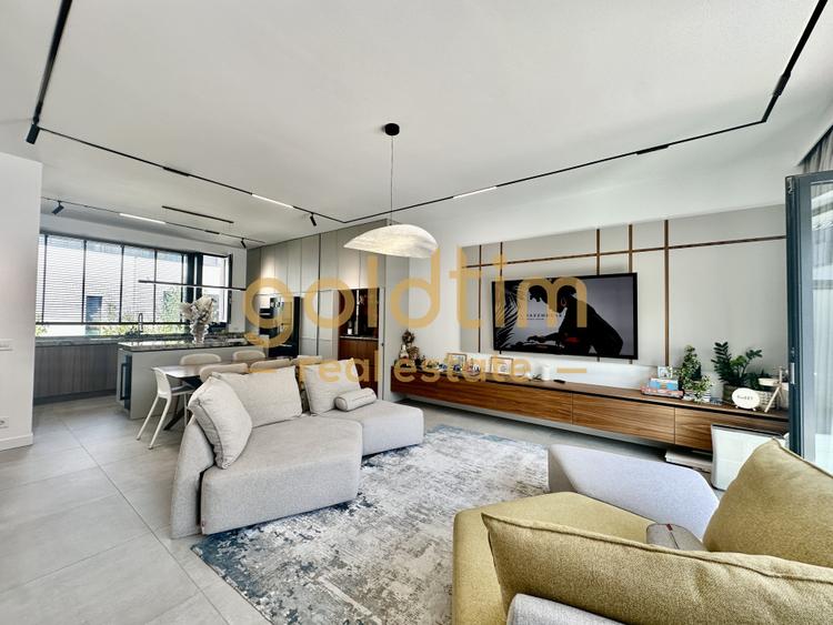 TOWNHOUSE/AVALON/6 CAMERE/PORSCHE PIPERA/PET FRIENDLY/2 PARCARI/ROND OMV
