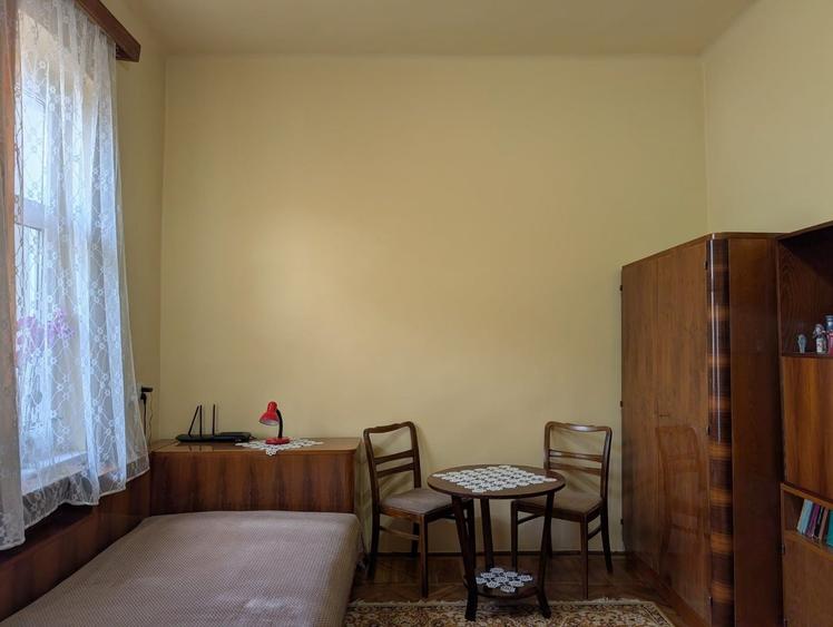 De vanzare casa in curte comuna - Zona Papiu