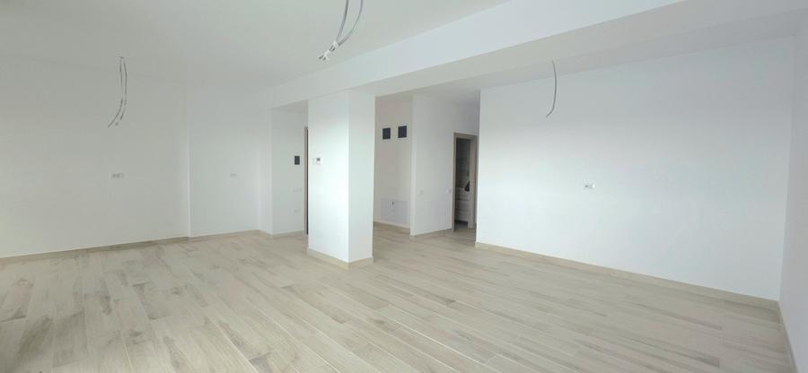 Vedere unică la mare și lac! Apartament spațios cu 4 camere în Marina surf