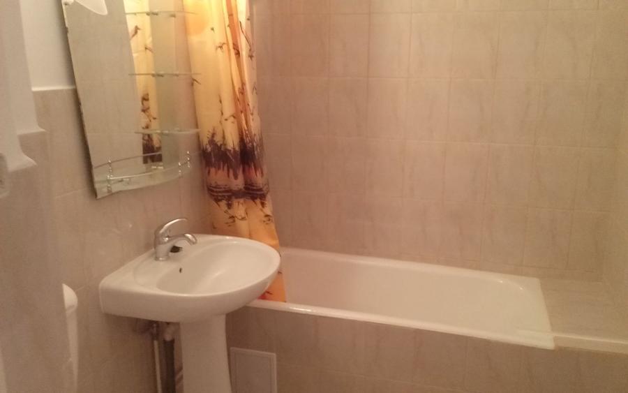 Apartament 3 camere, 68 mp utili, 2 bai, balcon, Cetate, Alba Iulia