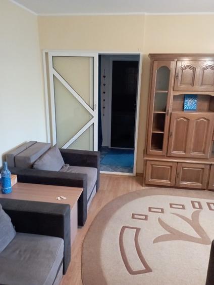 Închiriez apartament 2 camere str Mircea cel bătrân vizavi de mag PROFI