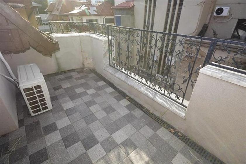 Apartament 4 camere, Piata Romana pretabil pentru firma