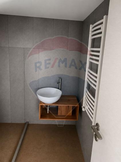 302 mp spatiu birouri, clinică sau showroom, Piața 1 Mai, de inchiriat